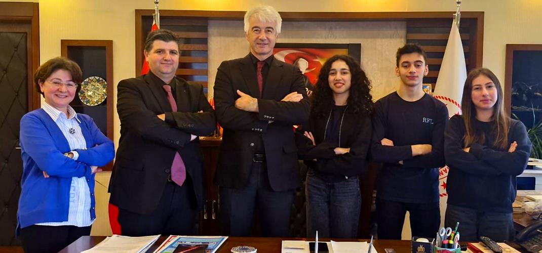 Rize TOBB Fen Lisesi Öğrencilerinden İl Müdürü Genc’e Ziyaret
